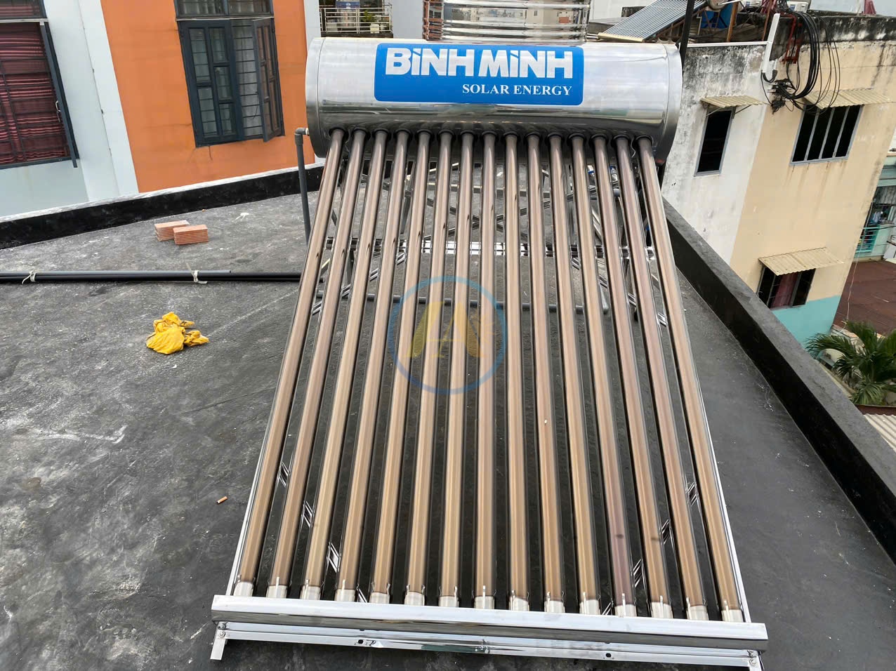 Máy nước nóng năng lượng mặt trời ống dầu